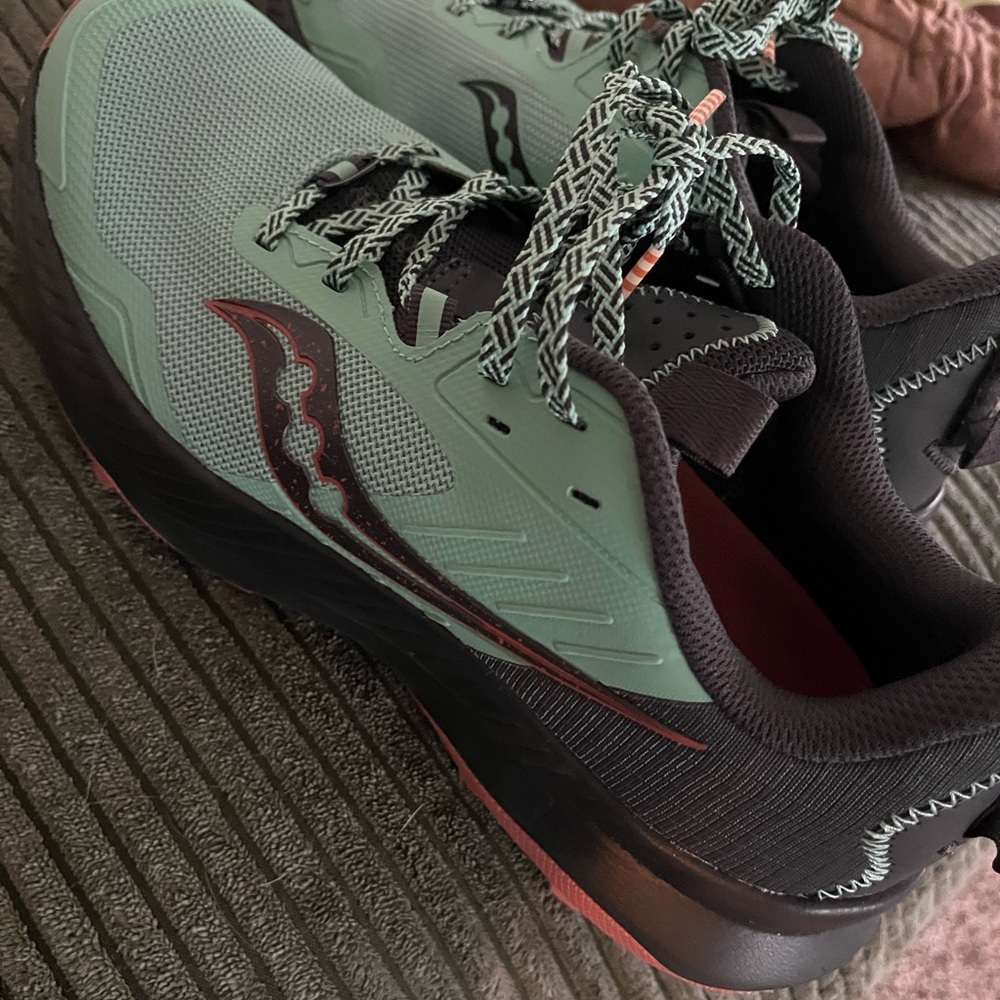 Saucony Women's Mint Green and Black Athletic Shoes
